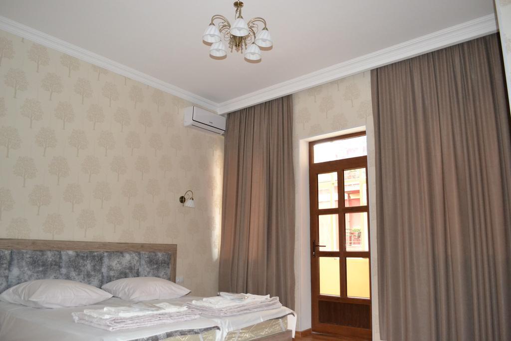 Guest House Rafael Tbilisi Bagian luar foto