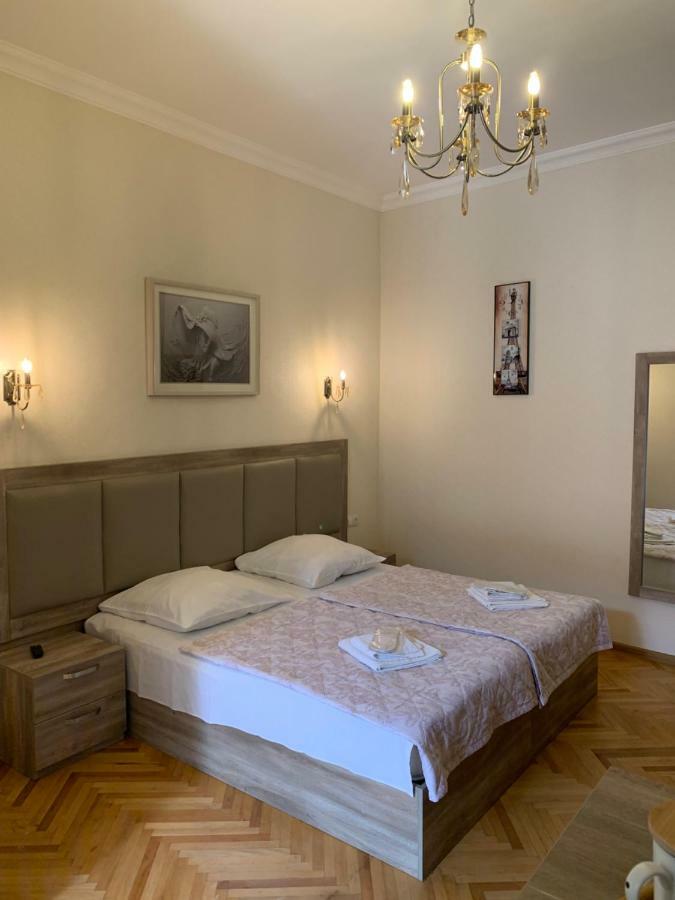 Guest House Rafael Tbilisi Bagian luar foto